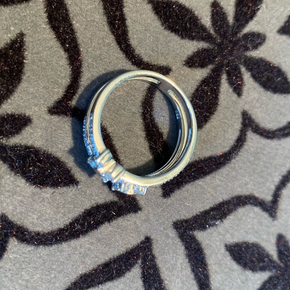 *Certified* 0.38ct 18K White Gold Diamond Ring - Picture 5 of 6